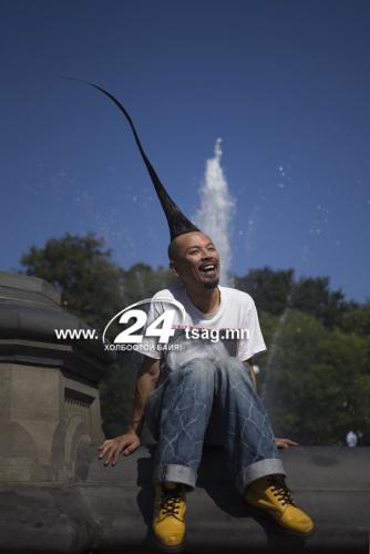 2012-09-12T194147Z_1956169866_GM1E89D0A4701_RTRMADP_3_USA