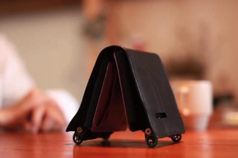 Living-Wallet-flees-owners-to-prevent-spending Living-Wallet-flees-owners-to-prevent-spending