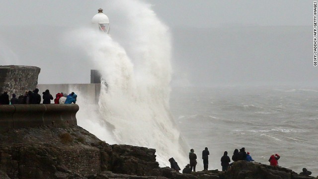 131027211303-uk-storm-wave-story-top