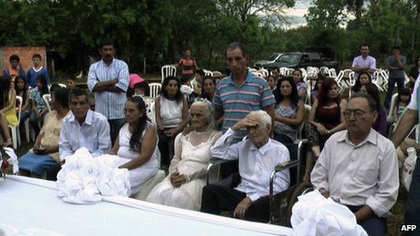 _70508161_wedding