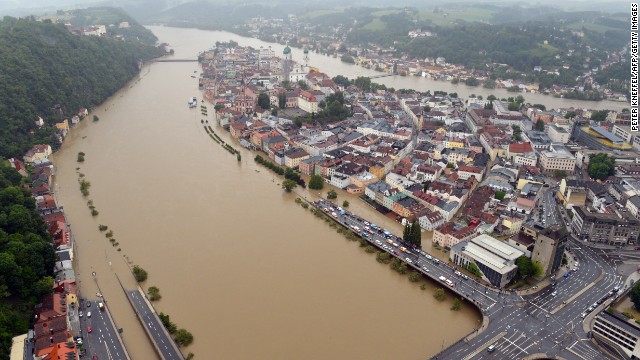 130604092523-floods-europe-aerial-horizontal-gallery 130604092523-floods-europe-aerial-horizontal-gallery