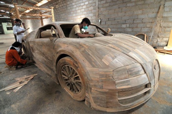 wooden-Bugatti-Veyron2-550x365