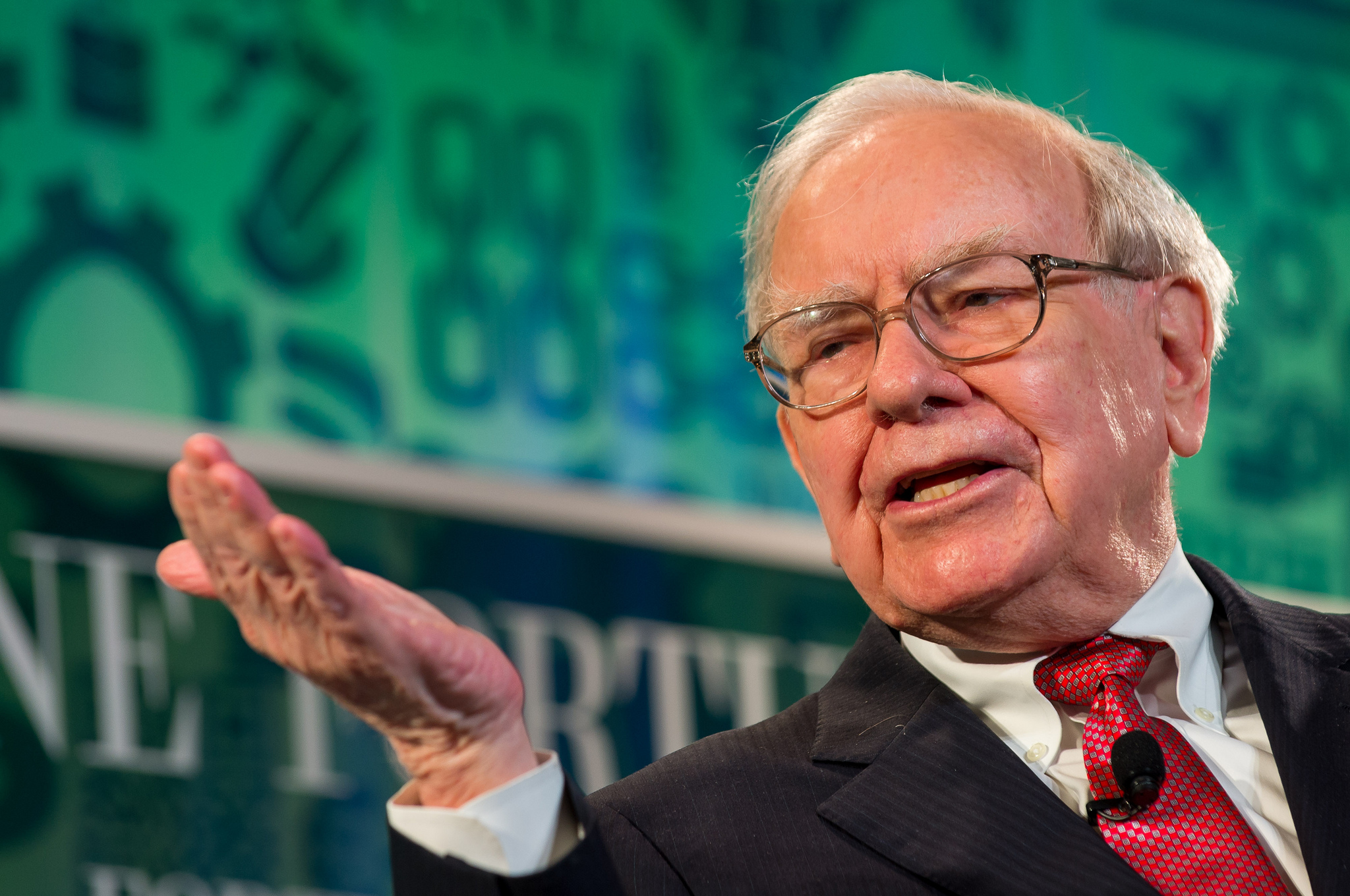Warren-Buffett-loses-2-billion