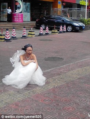 1414623064224_wps_2_Crying_chinese_bride_disg