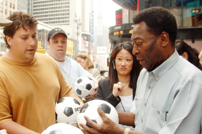 Soccer-legend-Pele-hospitalized