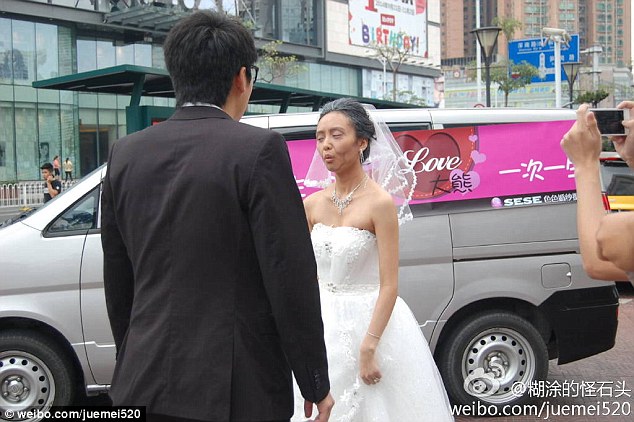 1414621179487_wps_1_Crying_chinese_bride_disg