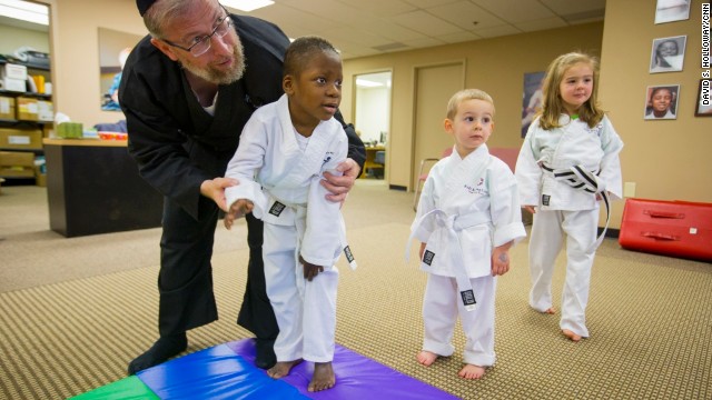 141114164130-04-cnn-hero-rabbi-elimelech-goldberg-1114-horizontal-gallery