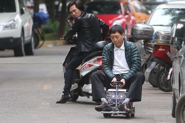236-inch-long-car-takes-to-the-streets-in-China
