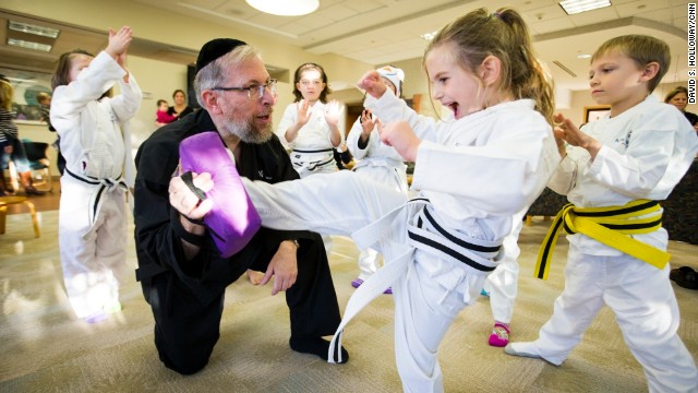 141114164521-07-cnn-hero-rabbi-elimelech-goldberg-1114-horizontal-gallery