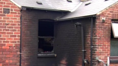 _74786864_shefffire01