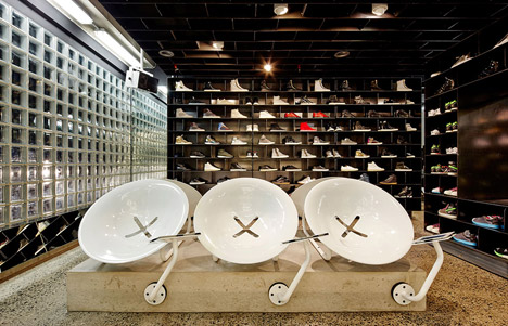 Sneakerboy-by-March-Studio_dezeen_468_14