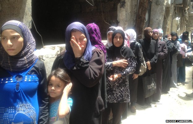 _74965334_yarmoukqueue