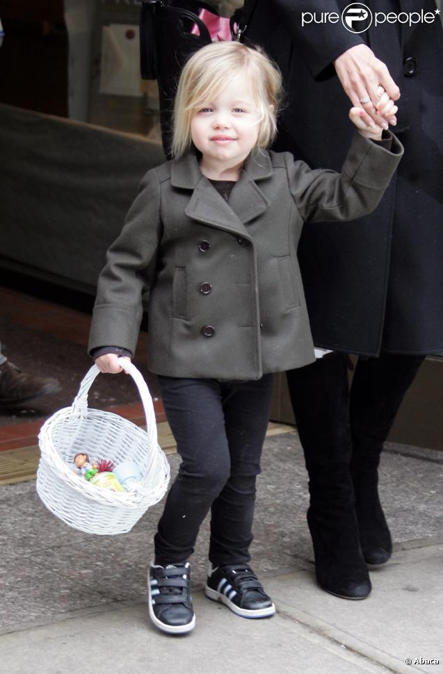 418079-shiloh-jolie-pitt-a-deux-ans-et-demi-637x0-3