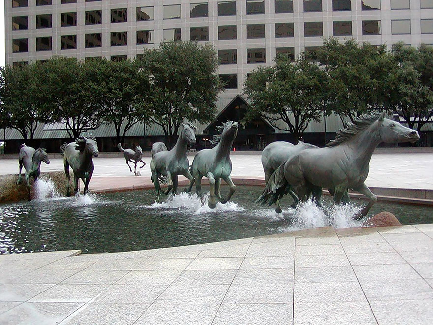 Mustangs-By-Robert-Glen-Las-Colinas-Texas-USA
