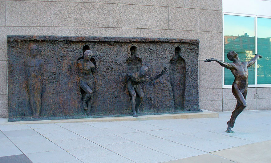 Break-Through-From-Your-Mold-By-Zenos-Frudakis-Philadelphia-Pennsylvania-USA
