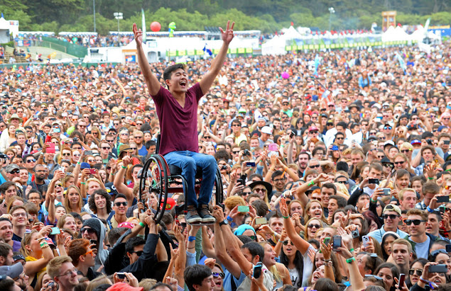 Cool-Photo-of-a-Wheelchair-Guy-at-Outside-Lands-in-San-Fran