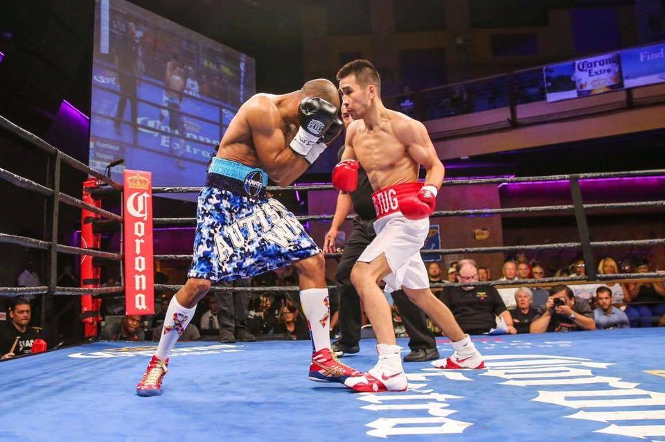 N.Tugstsogt beats Puerto Rican boxer