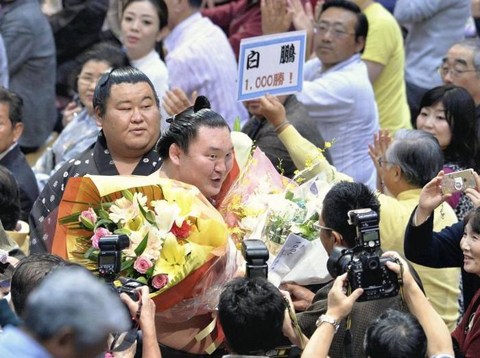 Hakuho M.Davaajargal claims his 1,000th win