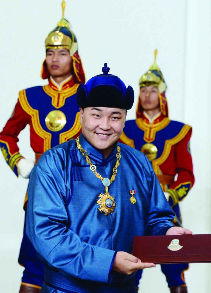 2016 Order of Chinggis Khaan medal awarded to opera singer G.Ariunbaatar