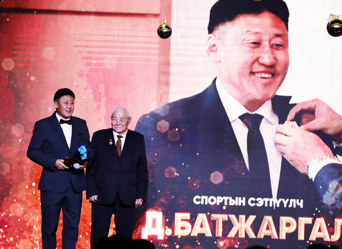 unuudur/image/2025/12/12/sszs1fpn1074kud1/0O0A3948