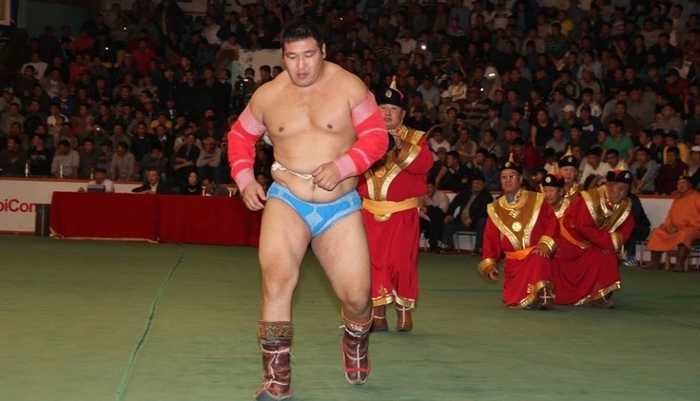 24 баримт: Ч.Санжаадамба сар шинийн барилдаанд гуравдахь удаагаа түрүүллээ