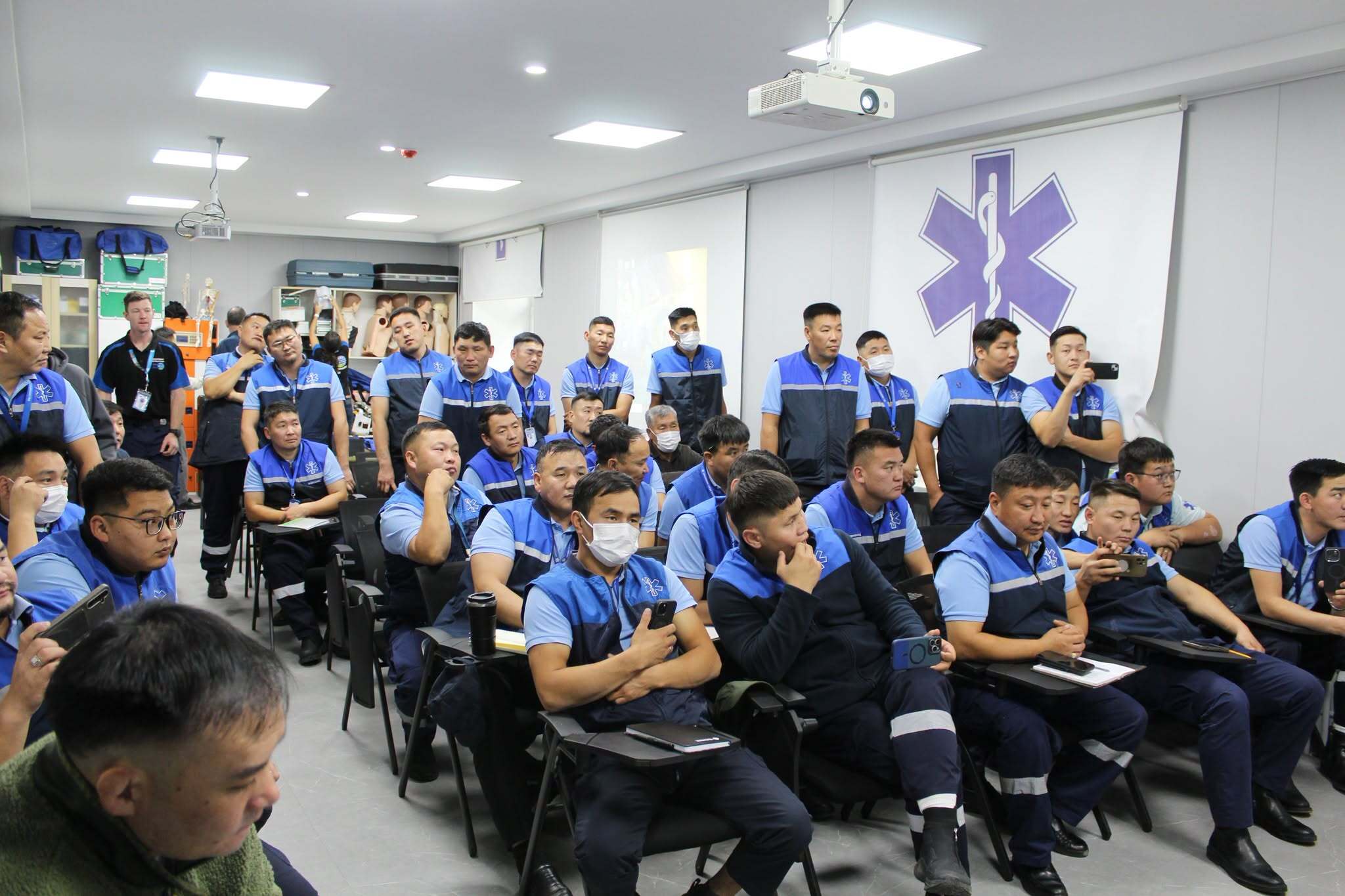 “EMS Global Foundation” байгууллагатай хамтран түргэн тусламжийн жолооч нарын эмнэл зүйн ур чадварыг сайжруулах сургалт эхэллээ
