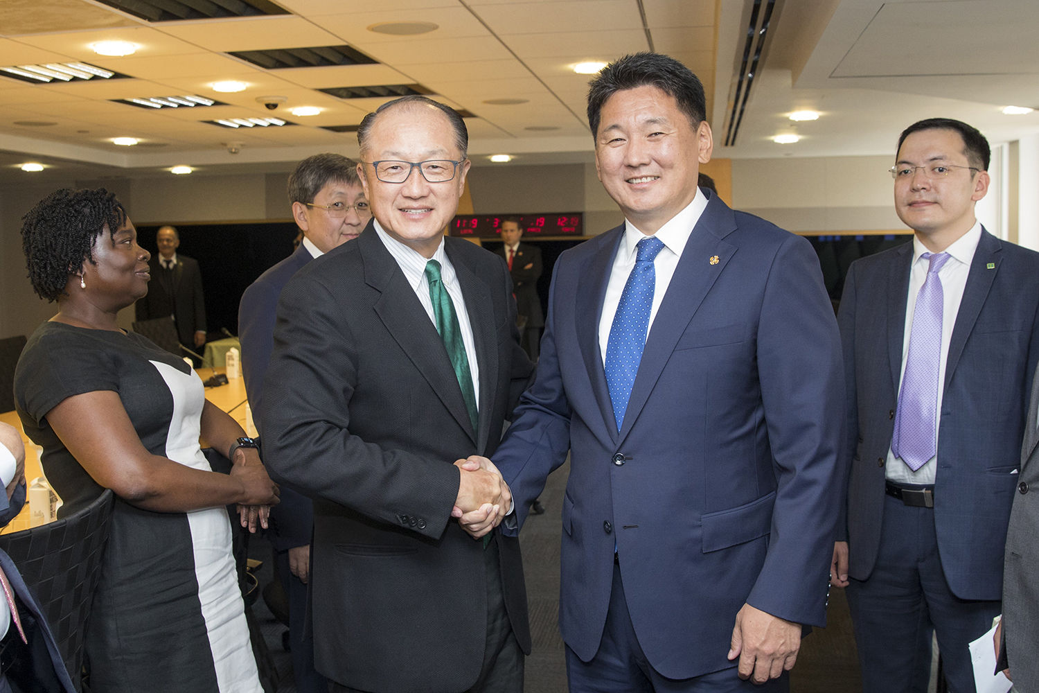 Ерөнхий сайд У.Хүрэлсүх Дэлхийн банкны ерөнхийлөгч Жим Ён Кимтэй уулзаж Монгол Улсын засгийн газар, Дэлхийн банкны хамтын ажиллагааны үр дүн, цаашид авах арга хэмжээний талаар санал солилцов. /2018.09.24/
