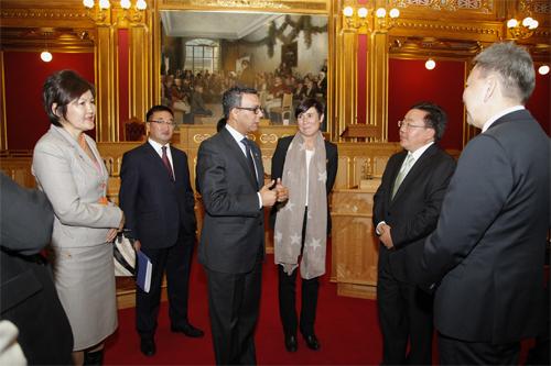 2012-10-08norway_parl_big