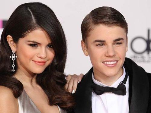 justin-biber-and-selene-gomez