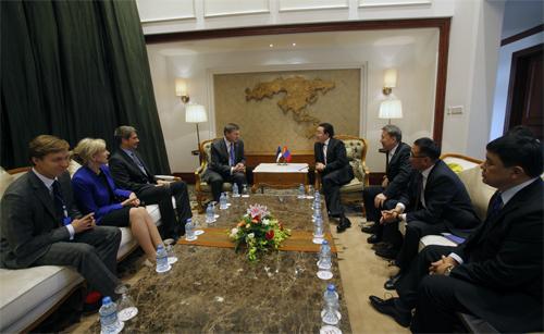 2012-11-05estoni_big