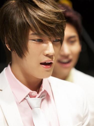 Korean-Hairstyles-2012-for-men_04