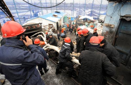 sns-rt-us-china-mine-suspensionbre8b703y-20121-001