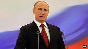 _60071805_putinoathap _60071805_putinoathap
