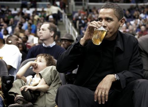 barack-obama-drinking-a-beer