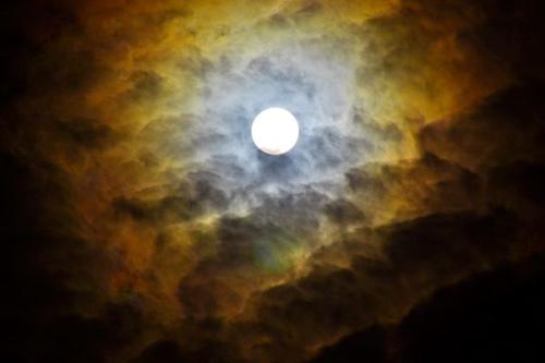 super-moon-largest-clouds_33532_600x450 super-moon-largest-clouds_33532_600x450