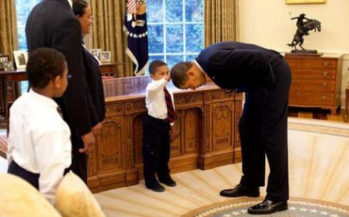 patting-obama_521x325