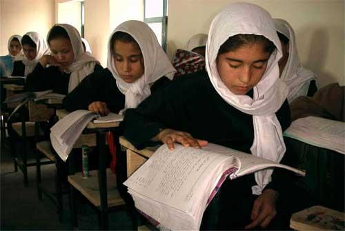 afghan-school-girls-usaid-photo1_dAHJm_19968 afghan-school-girls-usaid-photo1_dAHJm_19968