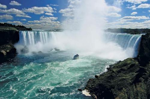 _60947279_niagara_tightrope_624
