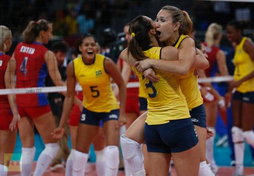 celebrate-winning-volleyball-match