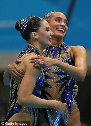 article-0-146D9D4B000005DC-159_306x423