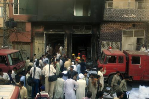 2012-09-12T083038Z_2_CBRE88B0HJ500_RTROPTP_2_PAKISTAN-FIRE