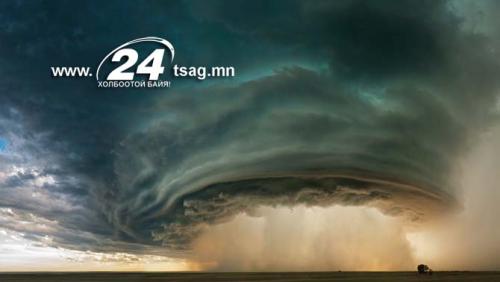 01-deluge-falls-during-thunderstorm-montana-670