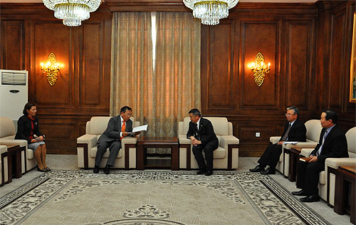 2012-09-05medee_big