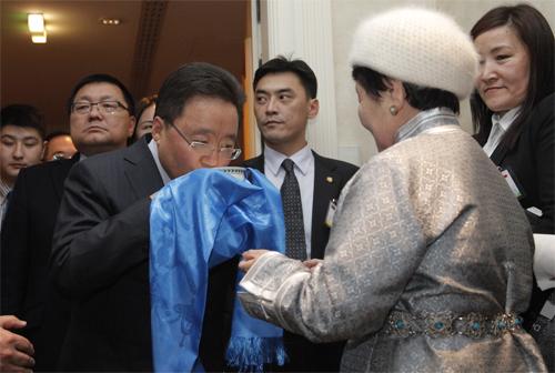 2013-01-22mongolchuud_big