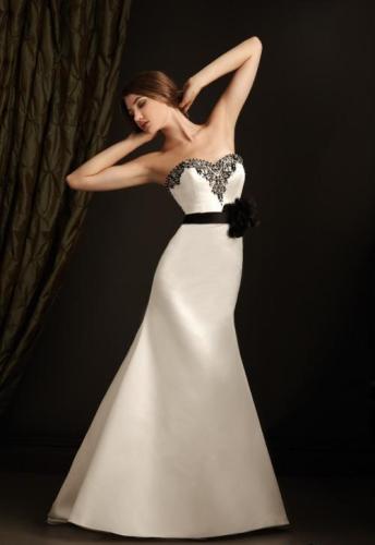 298928_549565138389771_881760473_n