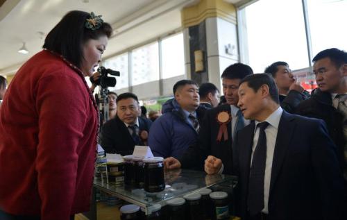 250241_549757085036204_1827171127_n