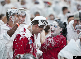 s-CREAM-PIE-FIGHT-large
