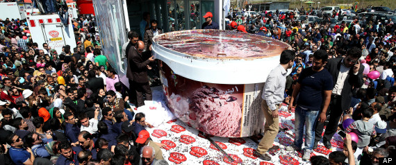 r-IRAN-WORLDS-LARGEST-ICE-CREAM-large570