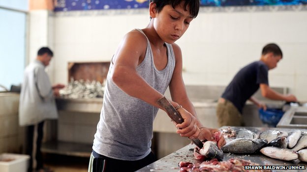 _71385256_childrenatwork-2 _71385256_childrenatwork-2