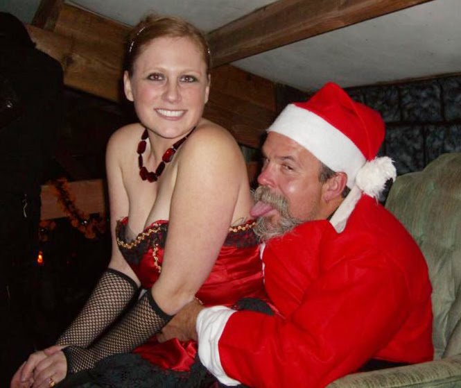 santa-bad-costume-01